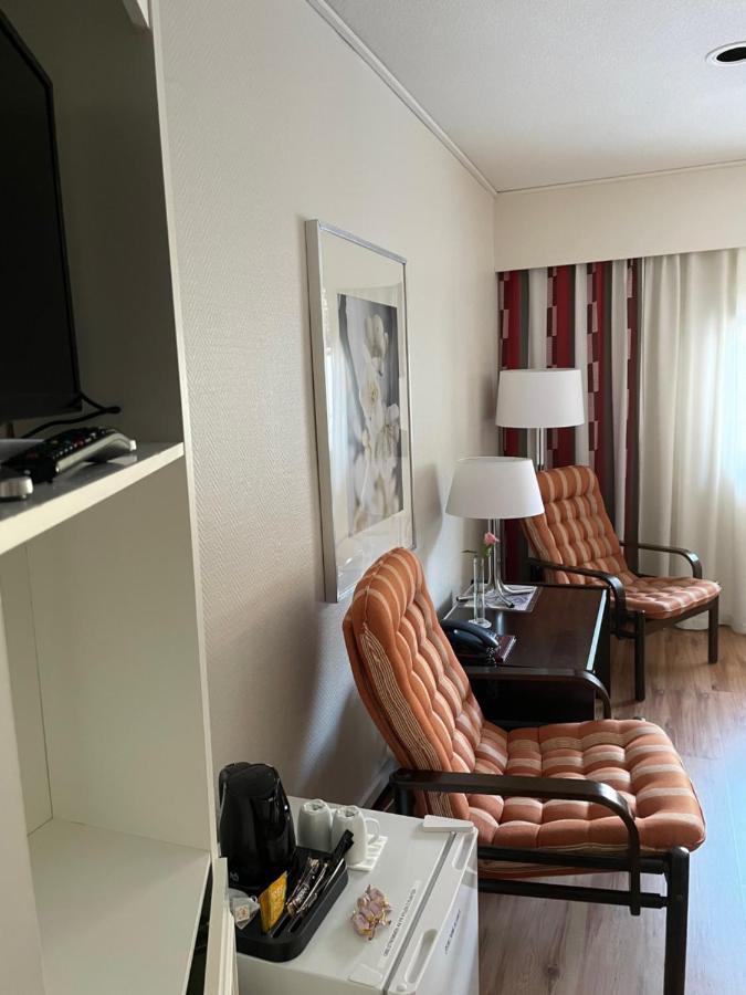 Eckeroe Hotell & Restaurang ภายนอก รูปภาพ